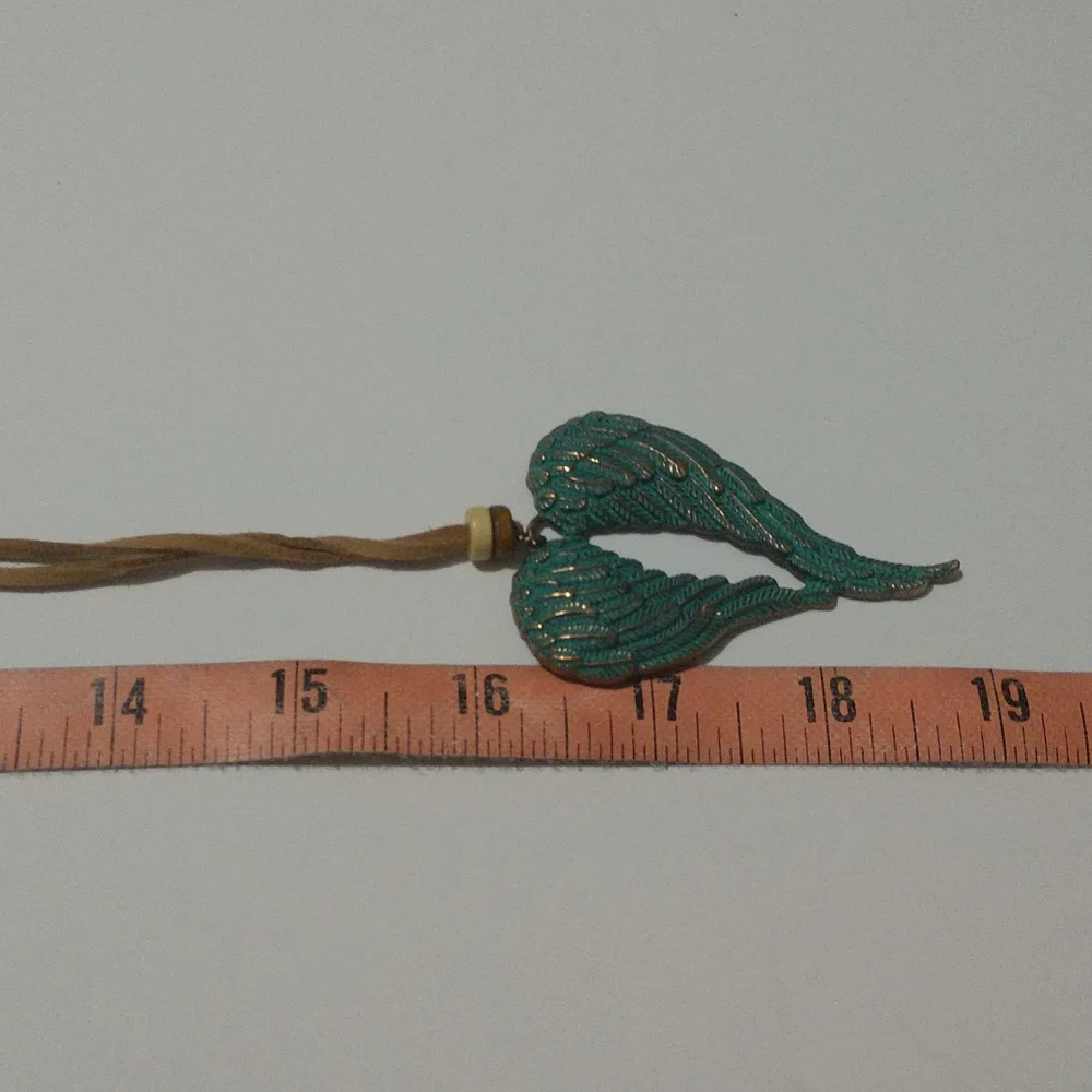 Necklace Angel Wings Heart Charm on Suede Strap - Picture 10 of 11